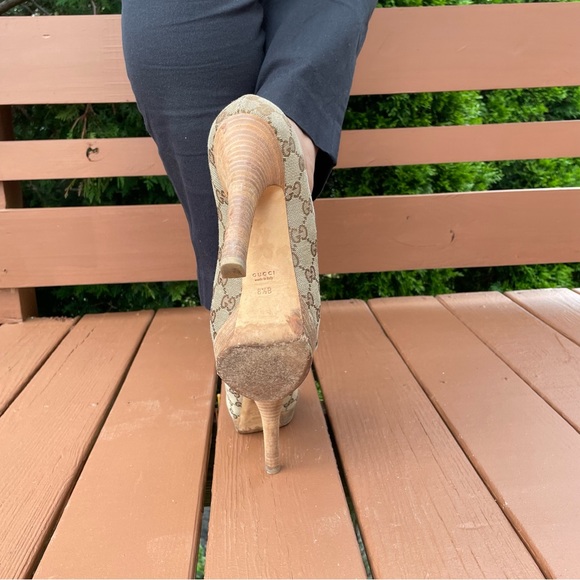 Gucci Beige GG Canvas  Horsebit Peep Toe Pumps - Picture 12 of 15